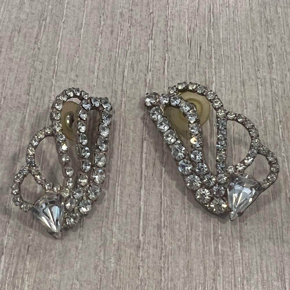 Earrings Rhinestone Crystal Stud Post Prong Set Vintage Swirled Silver Tone